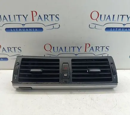 BMW X5 E70 Dash center air vent grill 7161801