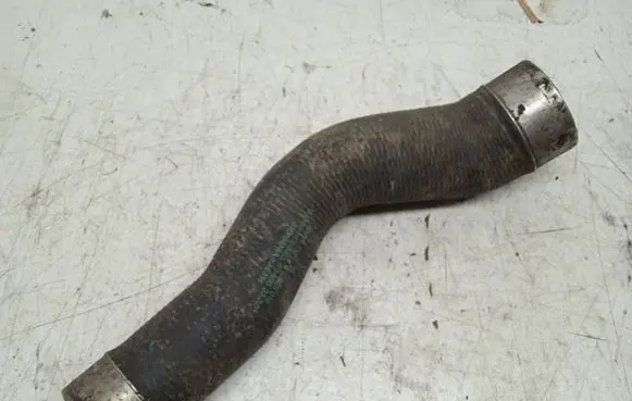 BMW 5 F10 F11 Intercooler hose/pipe 1371761209501