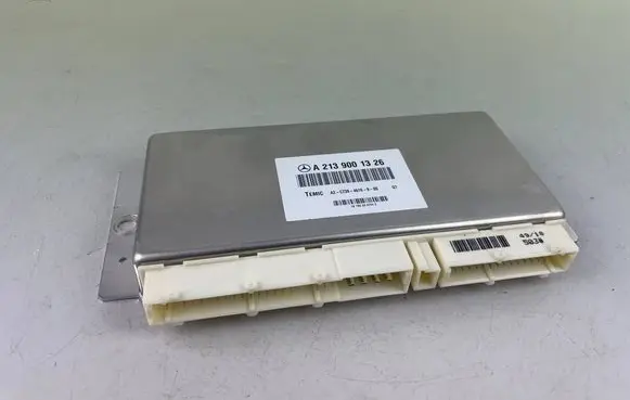 Mercedes-Benz E W213 Air suspension control unit module (rear) A2139001326