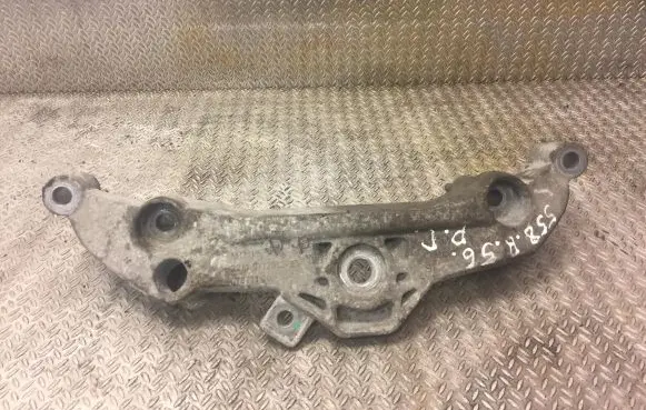 Mini One - Cooper Coupe R56 Engine mounting bracket 6772032