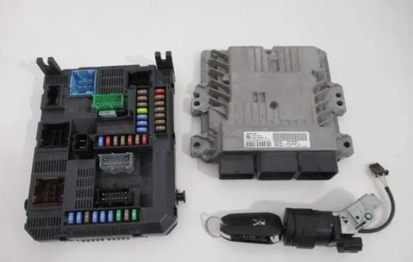 Peugeot 2008 I Engine ECU kit and lock set 9801622880 9666681180 9807532080
