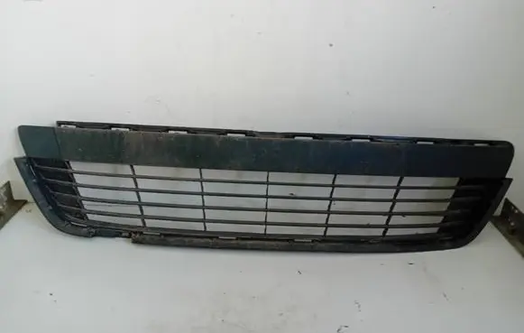 Toyota Yaris Front bumper lower grill 531120D210