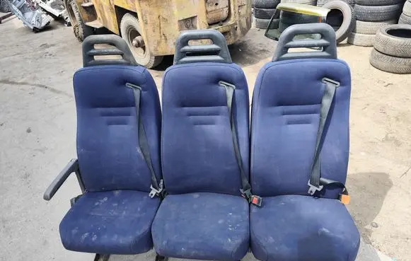 Iveco Daily 35 - 40.10 Second row seats 