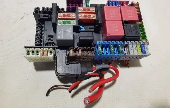 Mercedes-Benz C W205 Fuse box set A2059068501GGG A2059068501