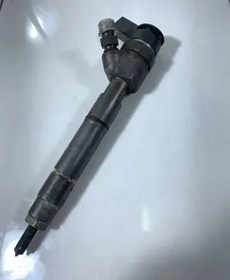 Mercedes-Benz A W169 Fuel injector 0445110167