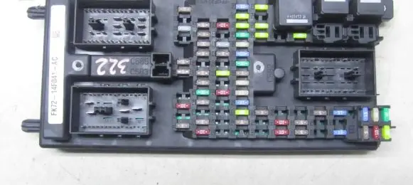 Land Rover Discovery Sport Fuse box set FK72-14F041-AC