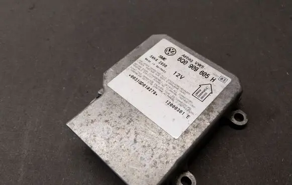 Skoda Fabia Mk1 (6Y) Airbag control unit/module 6Q0909605H