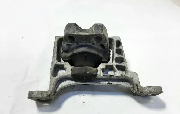 Volvo V40 Engine mount bracket 3M516F012BH