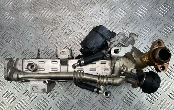 BMW 3 F30 F35 F31 EGR valve cooler 8476993 7810871
