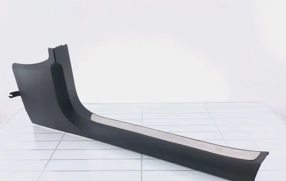 Volkswagen Phaeton Front sill trim cover