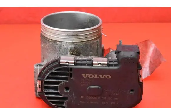 Volvo V70 Throttle body valve 8677866