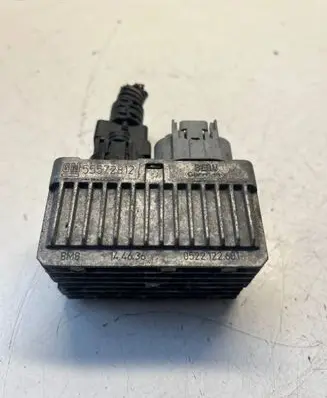 Opel Insignia A Glow plug pre-heat relay 55572812