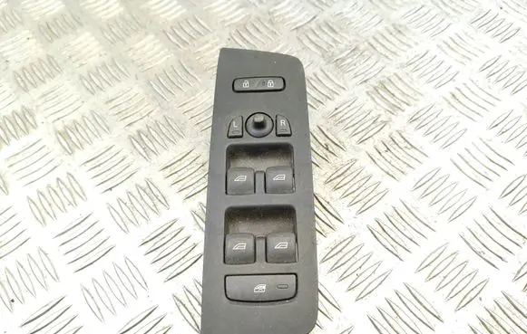 Volvo V40 Electric window control switch 31334567 SVEA01 12W254