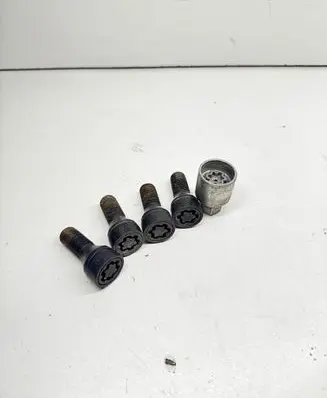 BMW 5 F10 F11 Anti-theft wheel nuts and lock 