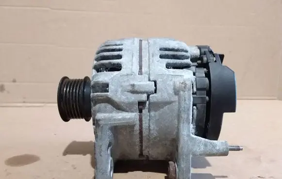 Skoda Fabia Mk1 (6Y) Generator/alternator 037903025M