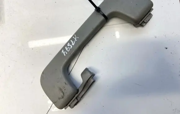 Audi A4 S4 B6 8E 8H Rear interior roof grab handle 8e0857608