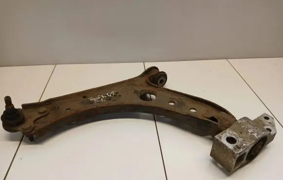 Volkswagen Golf Plus Front control arm