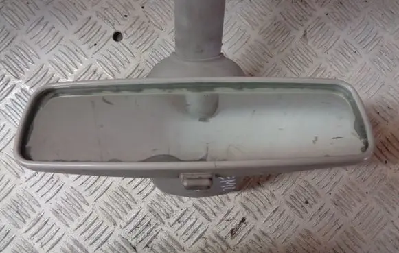 Rear view mirror (interior)
