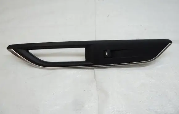 Peugeot 3008 II Quarter vent window switch 9815790177