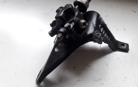 Ford Mondeo Mk III Fuel distributor 
