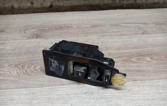 Volvo V70 Electric window control switch 30737519
