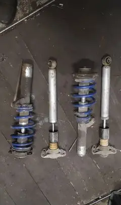Volkswagen Golf V Tailgate strut 