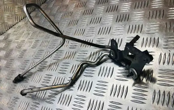 Volkswagen Touran I Fuel line/pipe/hose 