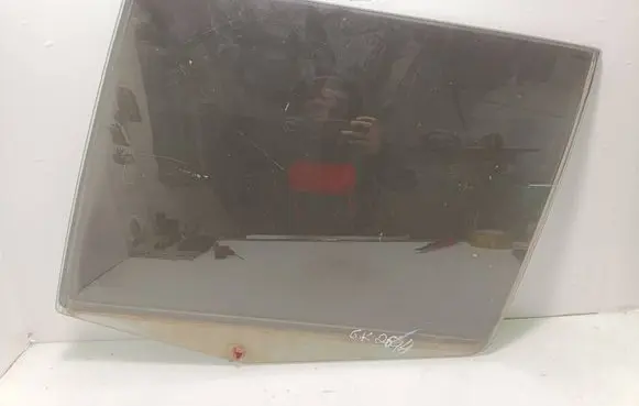 Rear door window glass