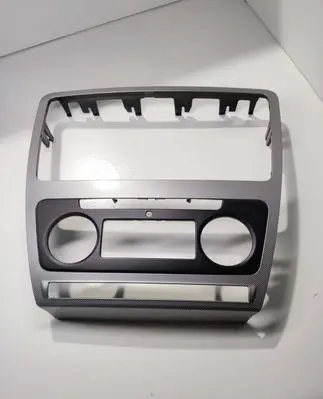 Radio/GPS head unit trim