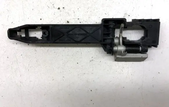 Rear door exterior handle/bracket