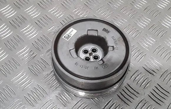 BMW 2 F46 Crankshaft gear 8687695