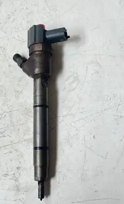 Hyundai i30 Fuel injector 338002A900 0445110320