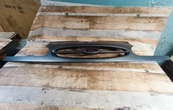 Ford Galaxy Front grill 7M0853651