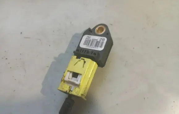 Toyota Auris 150 Airbag deployment crash/impact sensor 8983102080 1558420953