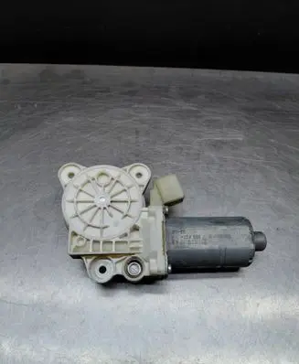 Mercedes-Benz E W211 Front door window regulator motor A2118203042 0130821971