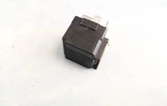 Nissan Almera N16 Other relay 252309f915