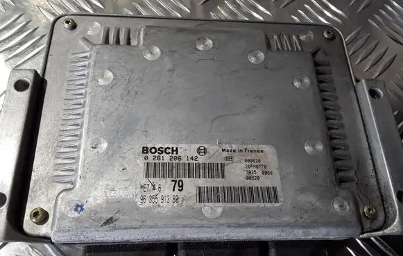 Peugeot 406 Engine control unit/module 0261206142 9635591380