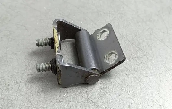 Tailgate/trunk/boot hinge