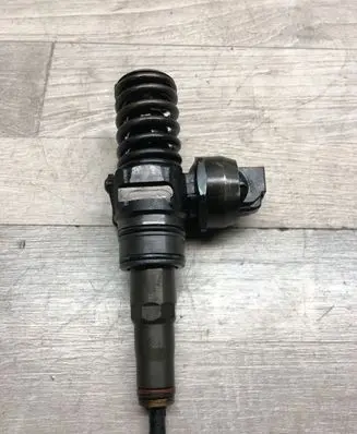 Seat Ibiza IV (6J,6P) Fuel injector 038130073BP