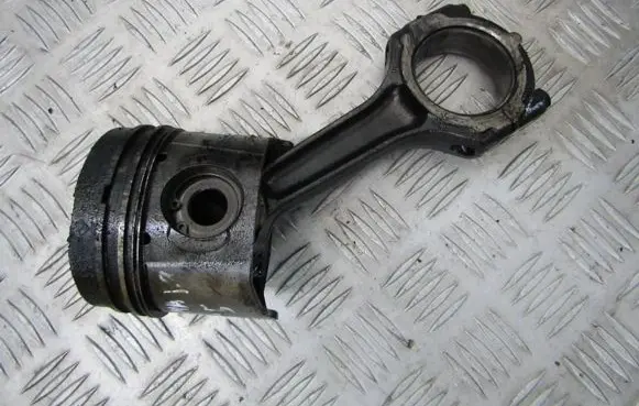 Renault Laguna I Piston with connecting rod