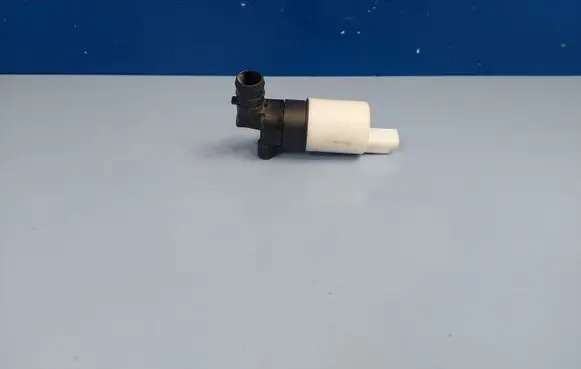 Peugeot 607 Windscreen/windshield washer pump 9641553880 8200067015