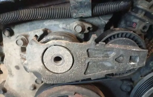 Mini One - Cooper R50 - 53 Generator/alternator belt tensioner