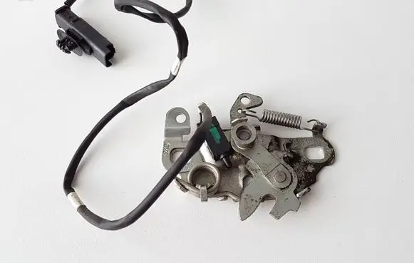 Citroen C5 Aircross Engine bonnet/hood lock/catch 1690023