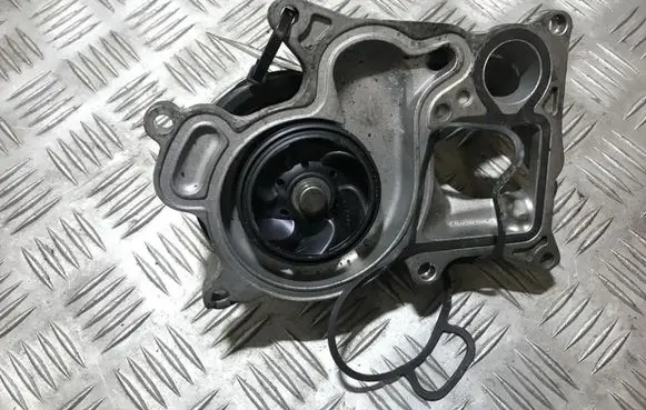 BMW 5 GT F07 Water pump 4107080