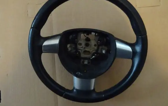 Ford Focus Steering wheel 4M513600EL3ZHE