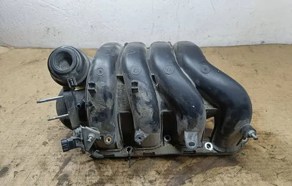 Toyota Auris E180 Intake manifold 1028856S01 1028762S01 8942126080