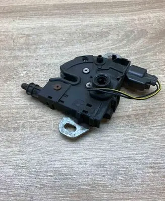Ford Focus C-MAX Engine bonnet/hood lock/catch 3M5116700AB