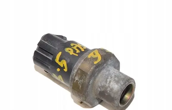 Volkswagen PASSAT B5 Air conditioning (A/C) pressure sensor 8D0959482A