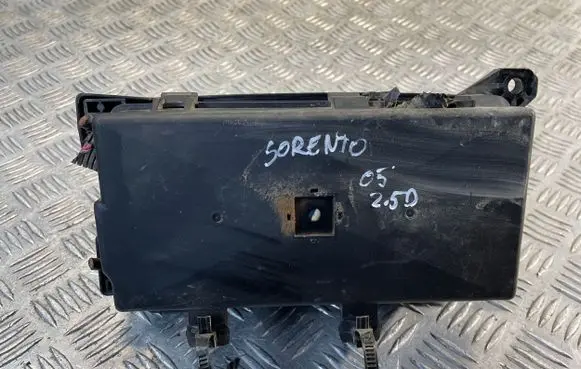 KIA Sorento Fuse module 911603E040 10040406059 BE0400444160275