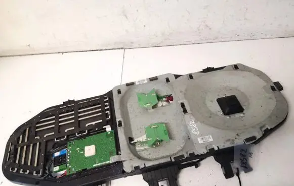 Mercedes-Benz GL X164 Antenna control unit a2518201375 28033221